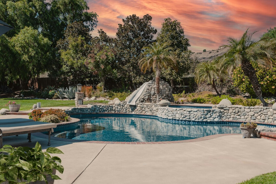 outdoor celebrity pool